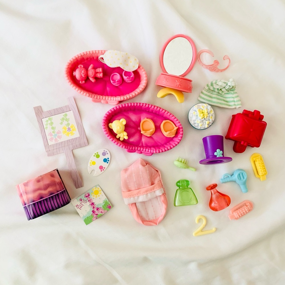 Littlest Pet Shop Bedtime Blast LPS Sleepover Playset Accessories Toys
